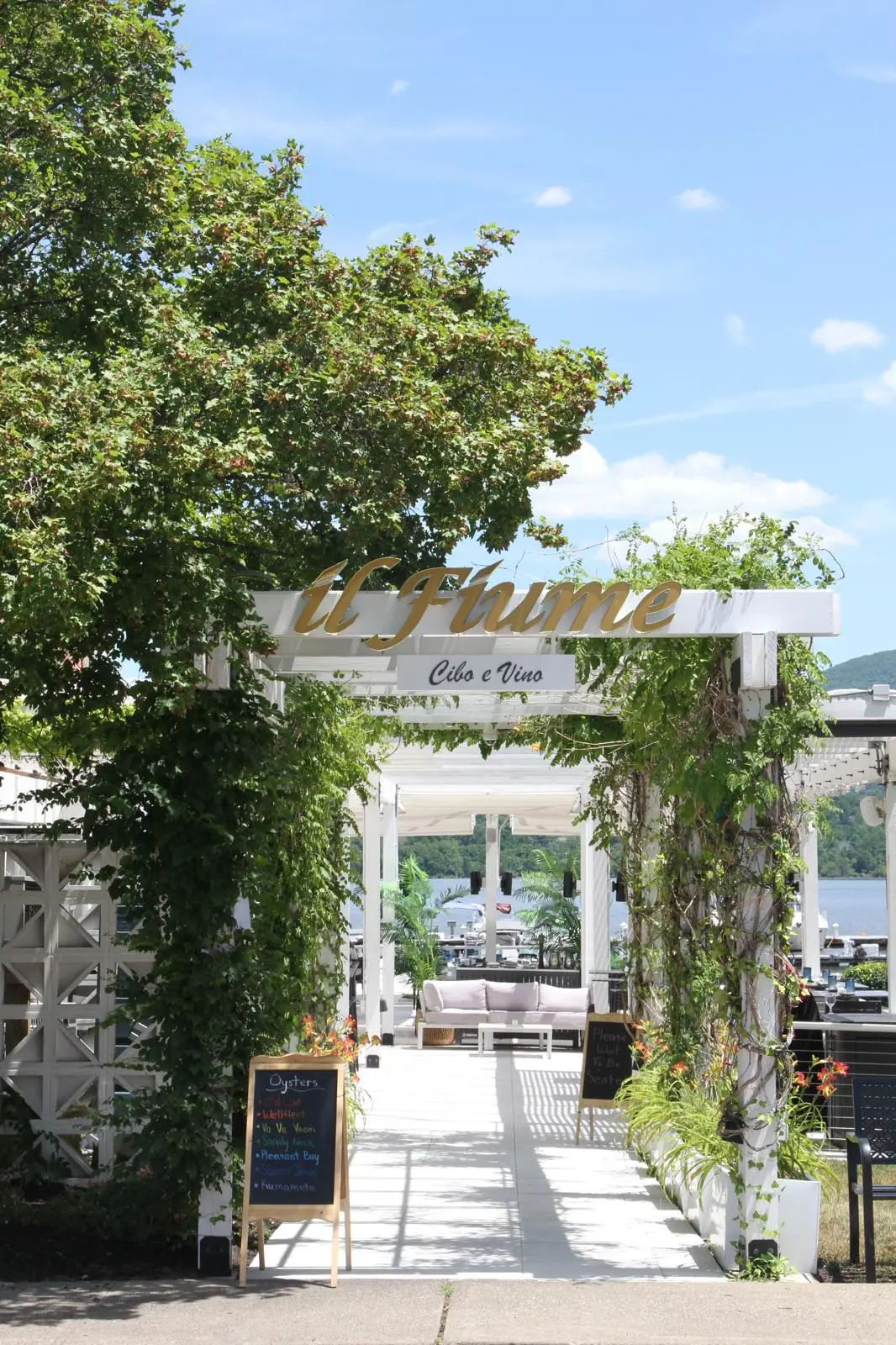 Il Fiume restaurant dining